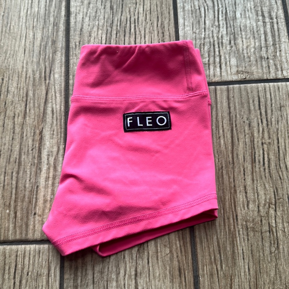 Barbie pink Fleo midrise 2.5”
